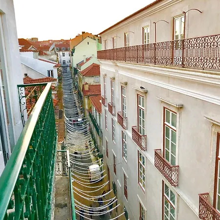 7lisbon Downtown Private Bedroom With Balcony Pensionat